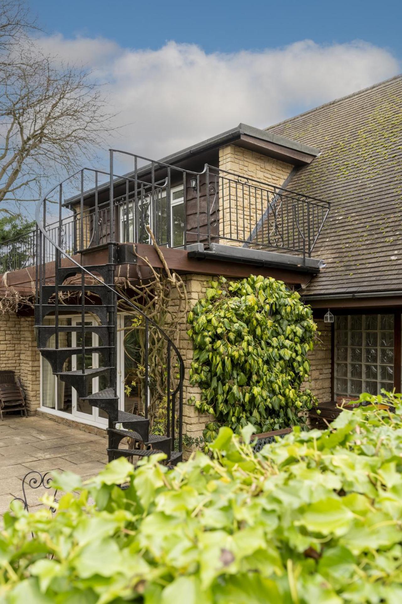 Sandford Meadow Guest House Kennington  Dış mekan fotoğraf